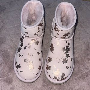 UGG mini boots sz 7 baby pink